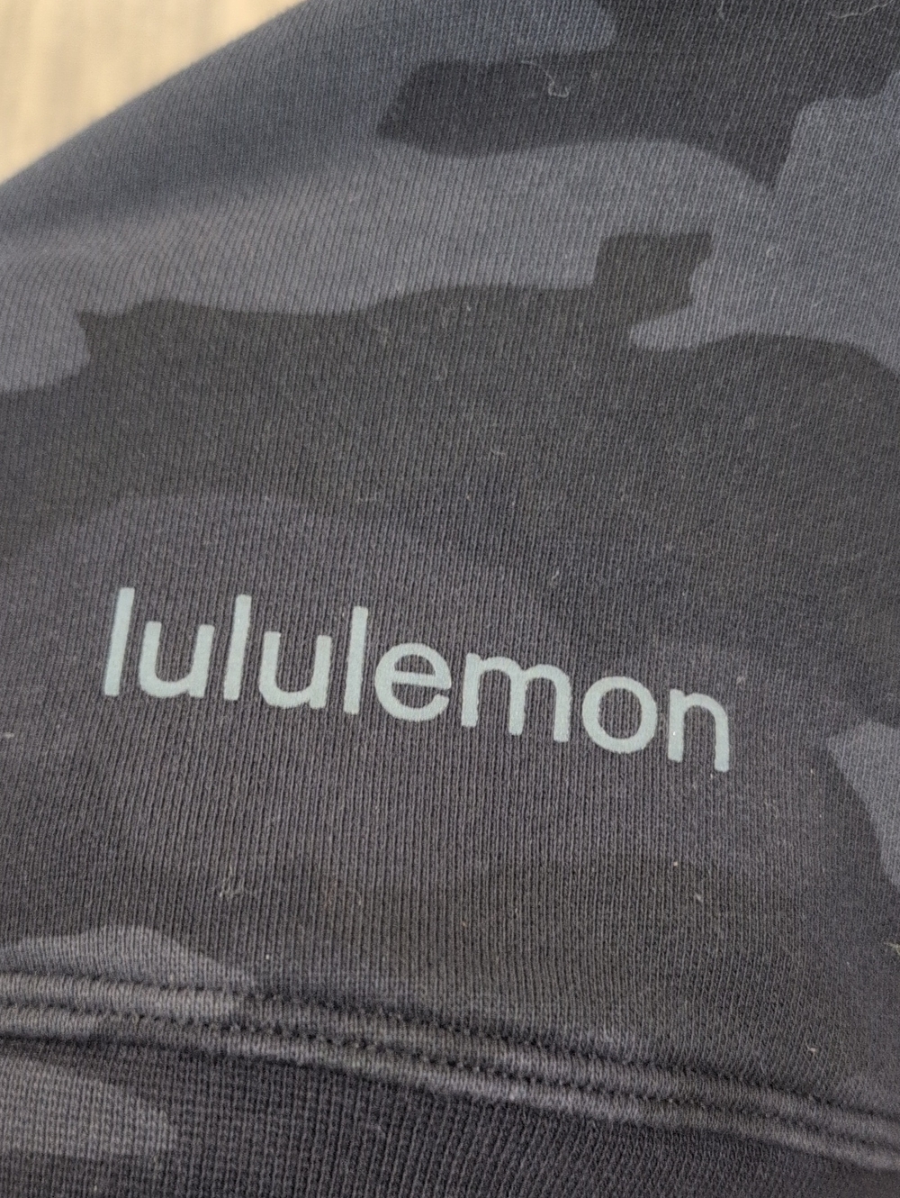 Lululemon Perfectly Oversized Crew Heritage 365 Camo Deep Coal Multi - Picture 9 of 9